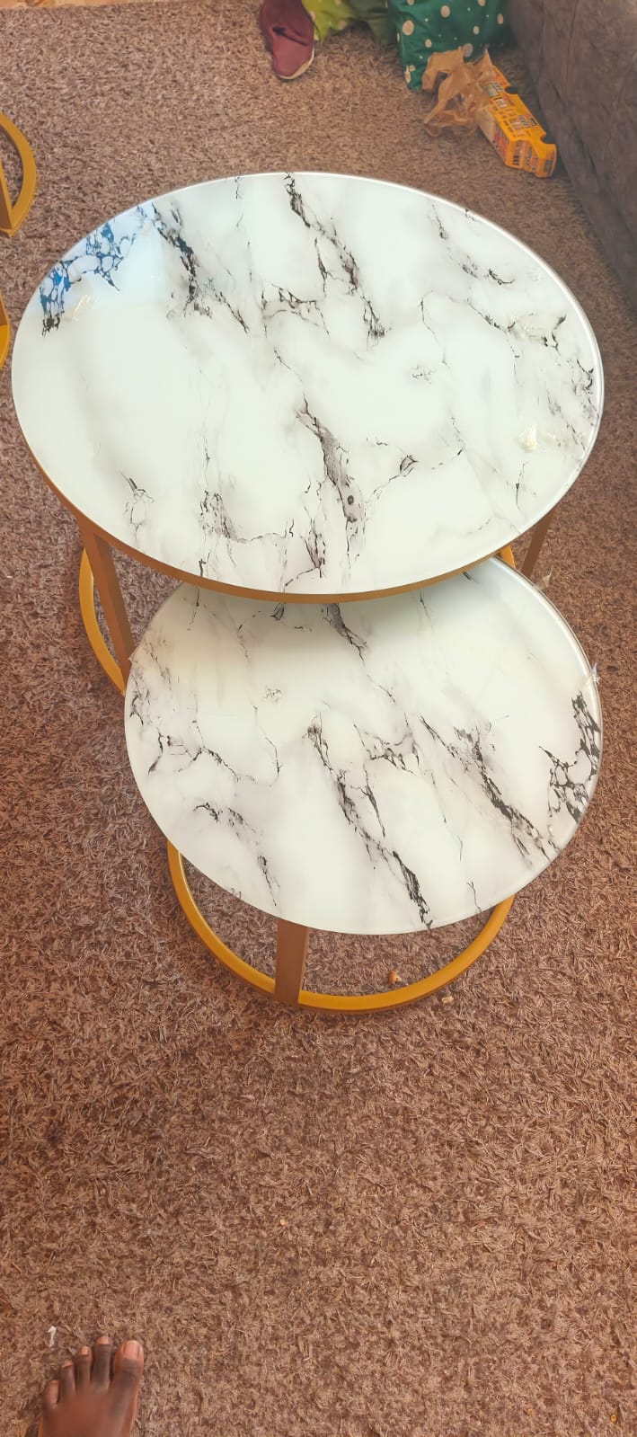 Premium Round Marble-Effect Glass Nesting Coffee Table Set – Luxury White Marble Pattern with Gold Metal Base, Modern 2-Piece Stackable Side Table for Living Room & Home Decor