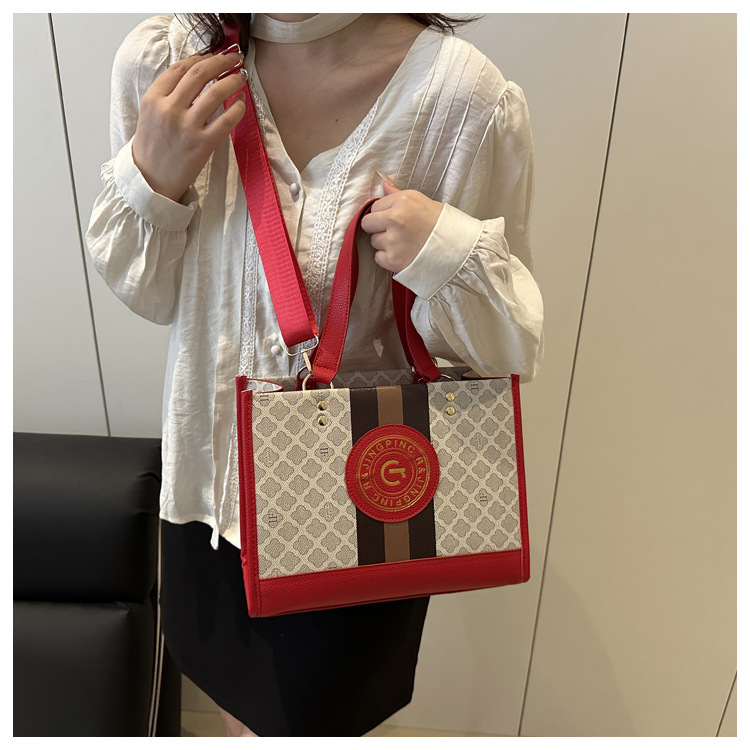 2026 Newest Fashionable Letter Crossbody Bag Hot Selling  PU Leather Tote Shoulder Bags for Women Elegant Ladies Shoulder Bags Luxury Bags Women