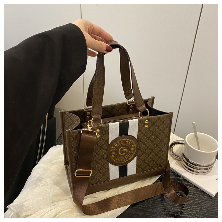2026 Newest Fashionable Letter Crossbody Bag Hot Selling  PU Leather Tote Shoulder Bags for Women Elegant Ladies Shoulder Bags Luxury Bags Women