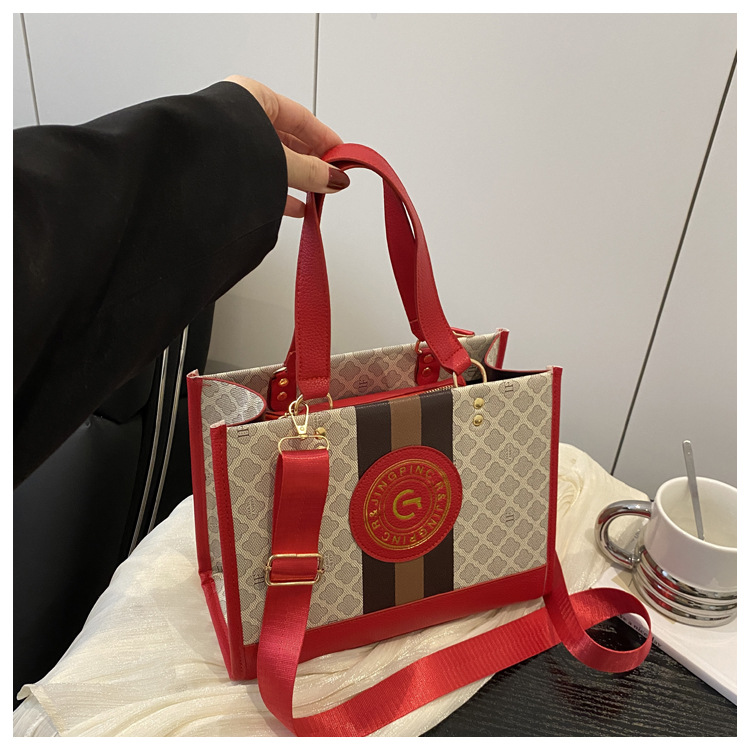 2026 Newest Fashionable Letter Crossbody Bag Hot Selling  PU Leather Tote Shoulder Bags for Women Elegant Ladies Shoulder Bags Luxury Bags Women