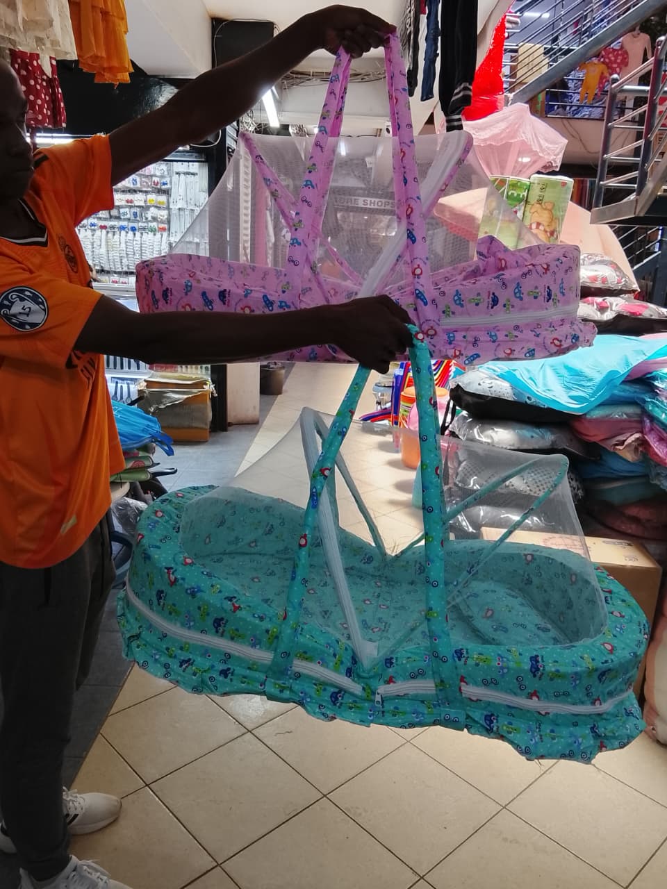 BABY NEST. Heavy baby nest, Breathable clear-view mesh allows for full airflow and an unobstructed view of your baby, even when it is zipped up, Large Opening for easy access of the baby