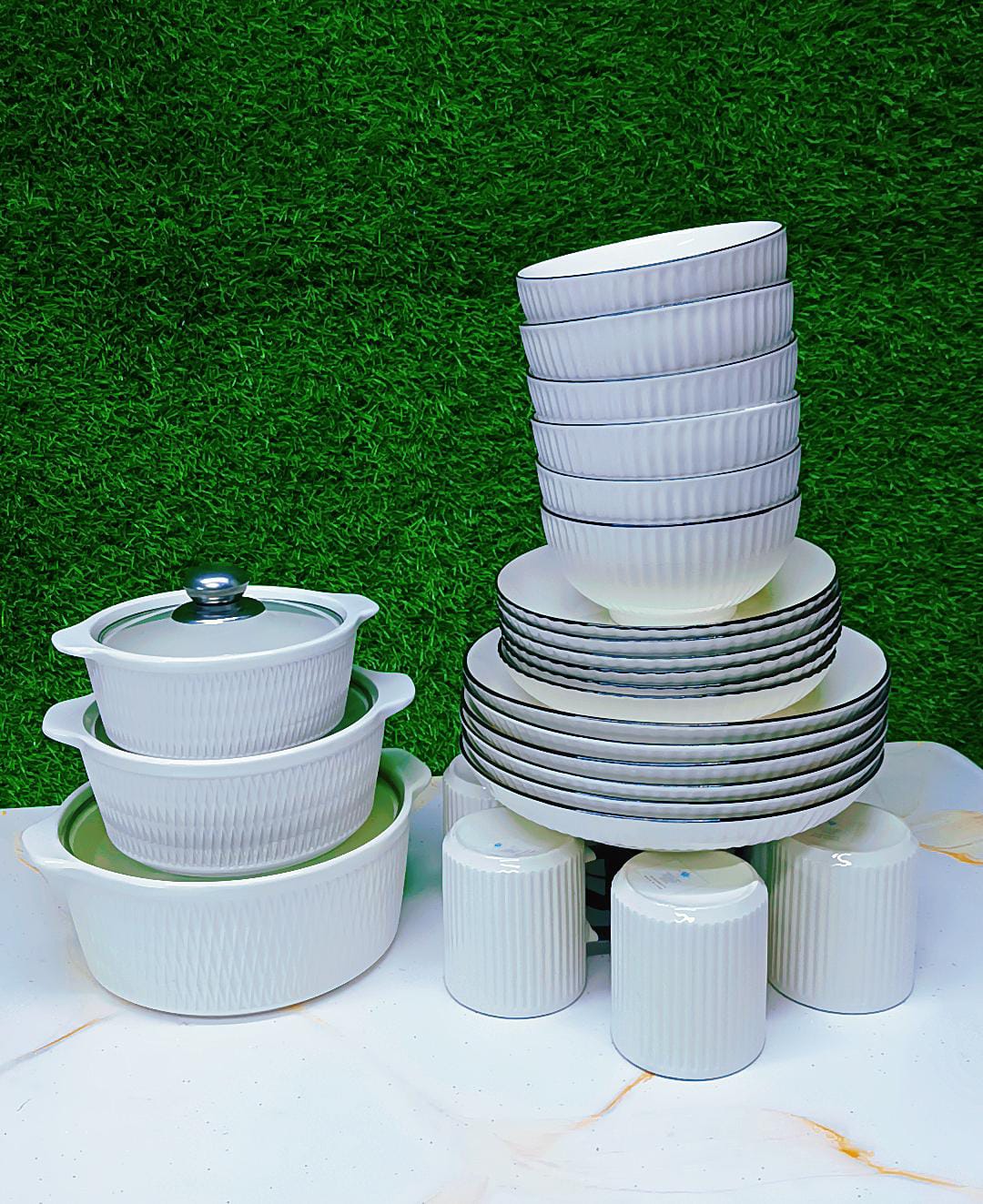 27pcs Japanese Dinner Set with 6 Dinner Plates, 6 Mugs, 6 Bowls, 6 Side Plates and 3 Serving Dishes with Glass Lids, Complete Ceramic Dinnerware Service for Home Kitchen and Guest Hosting