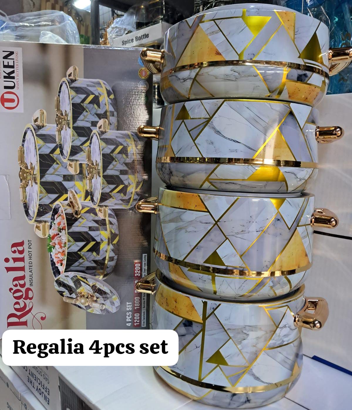 Regalia 4-Piece Insulated Hotpot Set – 1200ml to 3200ml.Double-wall insulation for long-lasting warmth
Elegant geometric design with gold accents
Durable, food-safe construction
Brand: UKEN – Regalia