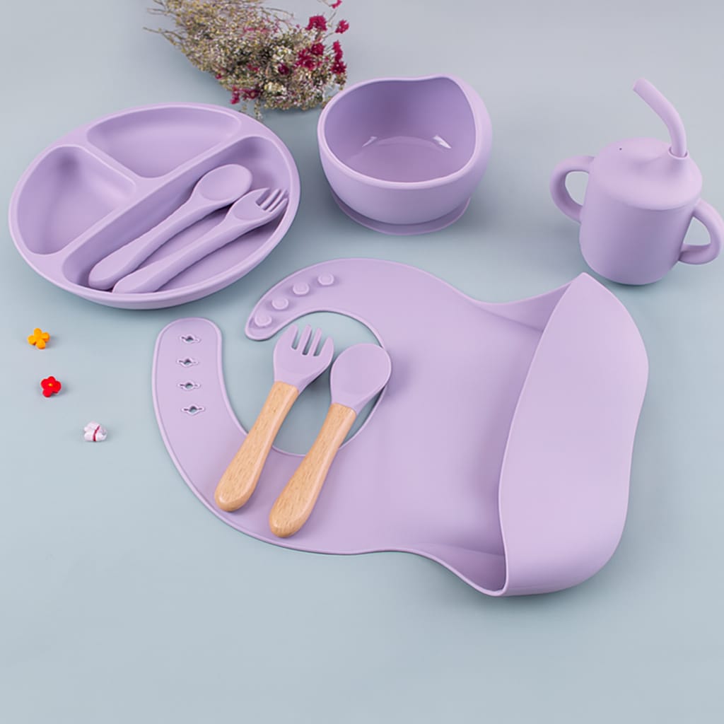 New in baby silicone feeding set perfect for your little ones first bites. Offering safety, style and simplicity