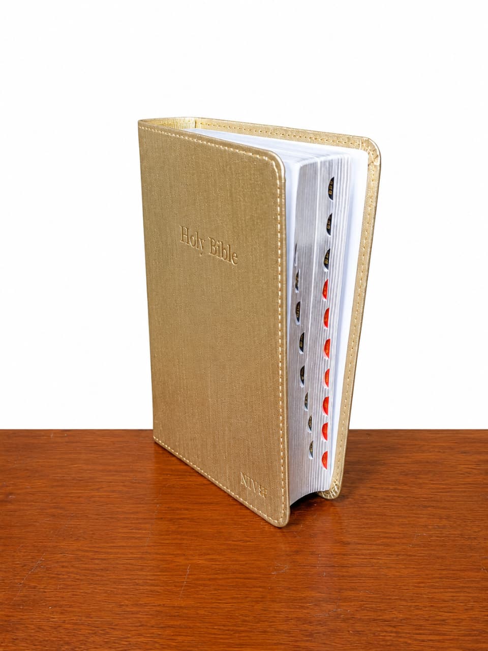 The New International Version (NIV) Medium  with Thumb Index is a practical and easy-to-use Bible designed for everyday reading, study, and church use. Its medium size makes it comfortable to carry.