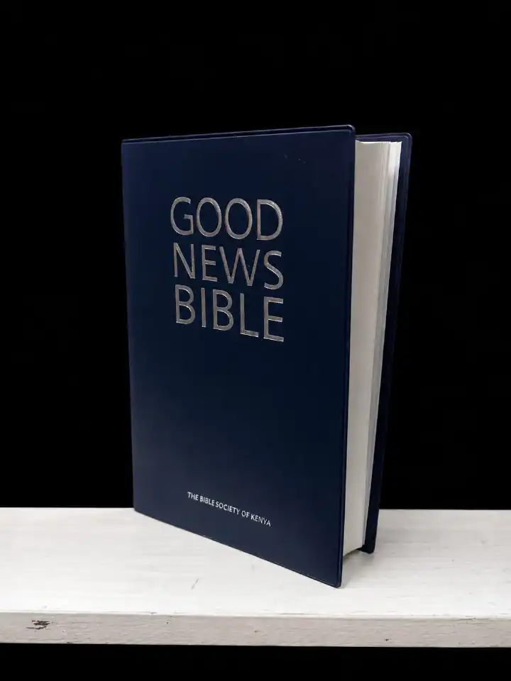 The Good News Bible (Softcover) is a clear, easy-to-read translation designed to make Scripture accessible to readers of all ages. Written in simple, everyday language, it is ideal for personal study.
