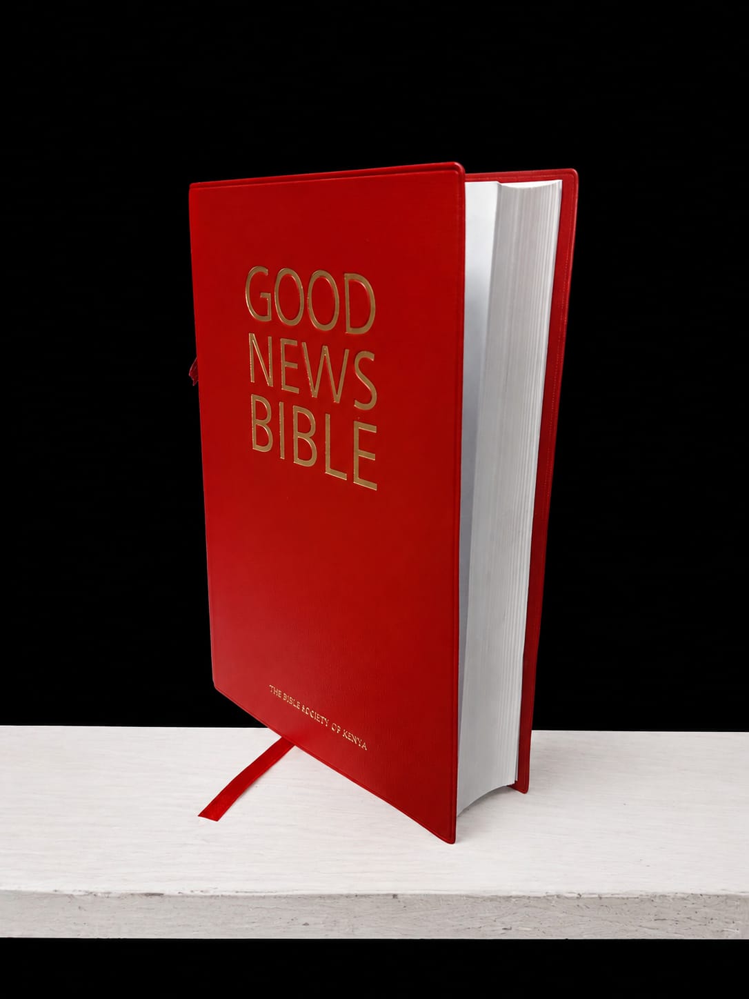 The Good News Bible (Softcover) is a clear, easy-to-read translation designed to make Scripture accessible to readers of all ages. Written in simple, everyday language, it is ideal for personal study.