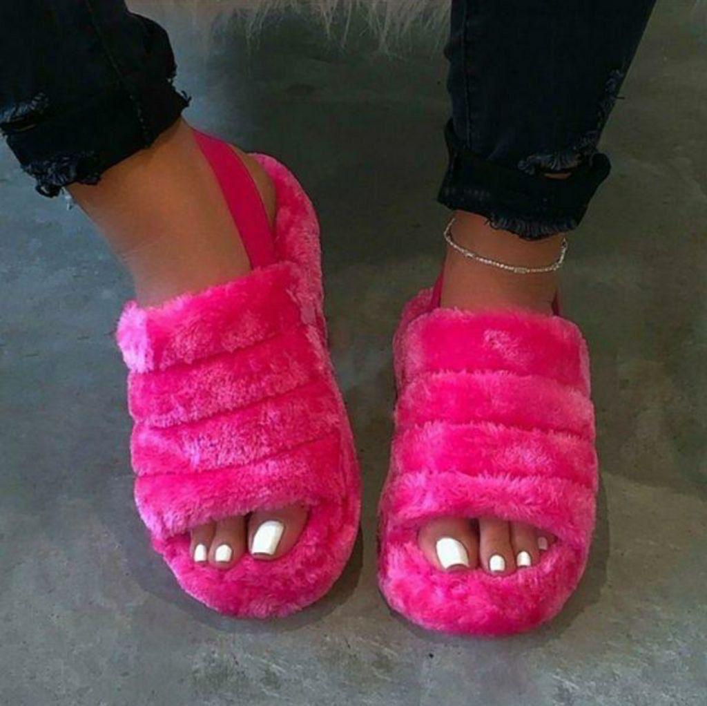 Restocked fluffy slides sandals Indoor Slippers New Furry Shoes For Outer Wear Lncreased Soft Soles Household Fur Slippers Ladies Shoe Home Slippers Open Shoe Fashion Comfortable