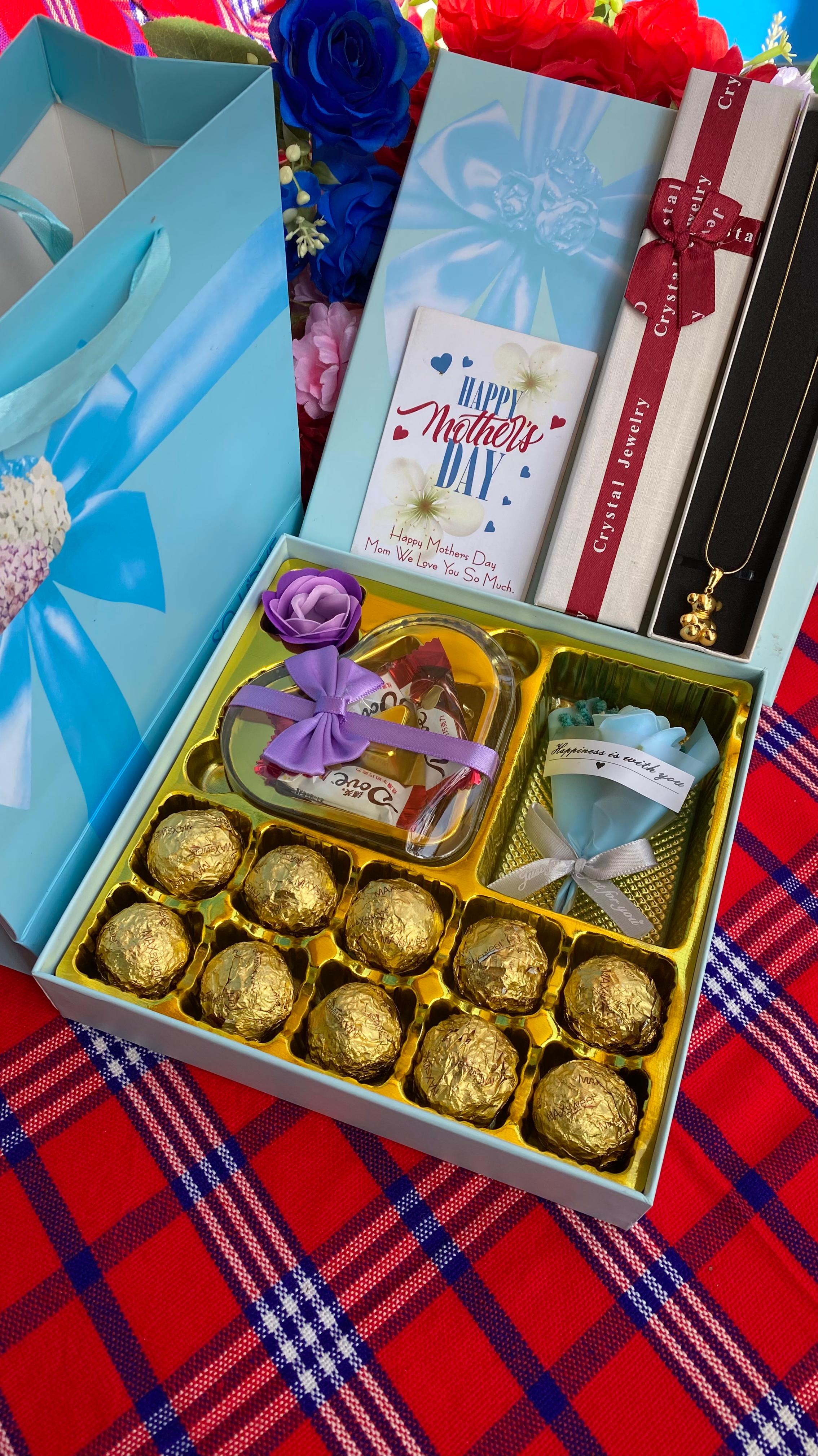 MOTHERS DAY GIFT

Stainless steel necklace 

👑Premium Chocolate pack

👑Necklace box

👑Gift Card

👑Gift bag

MOTHERS DAY GIFT

Stainless steel necklace 

👑Premium Chocolate pack

👑Necklace box