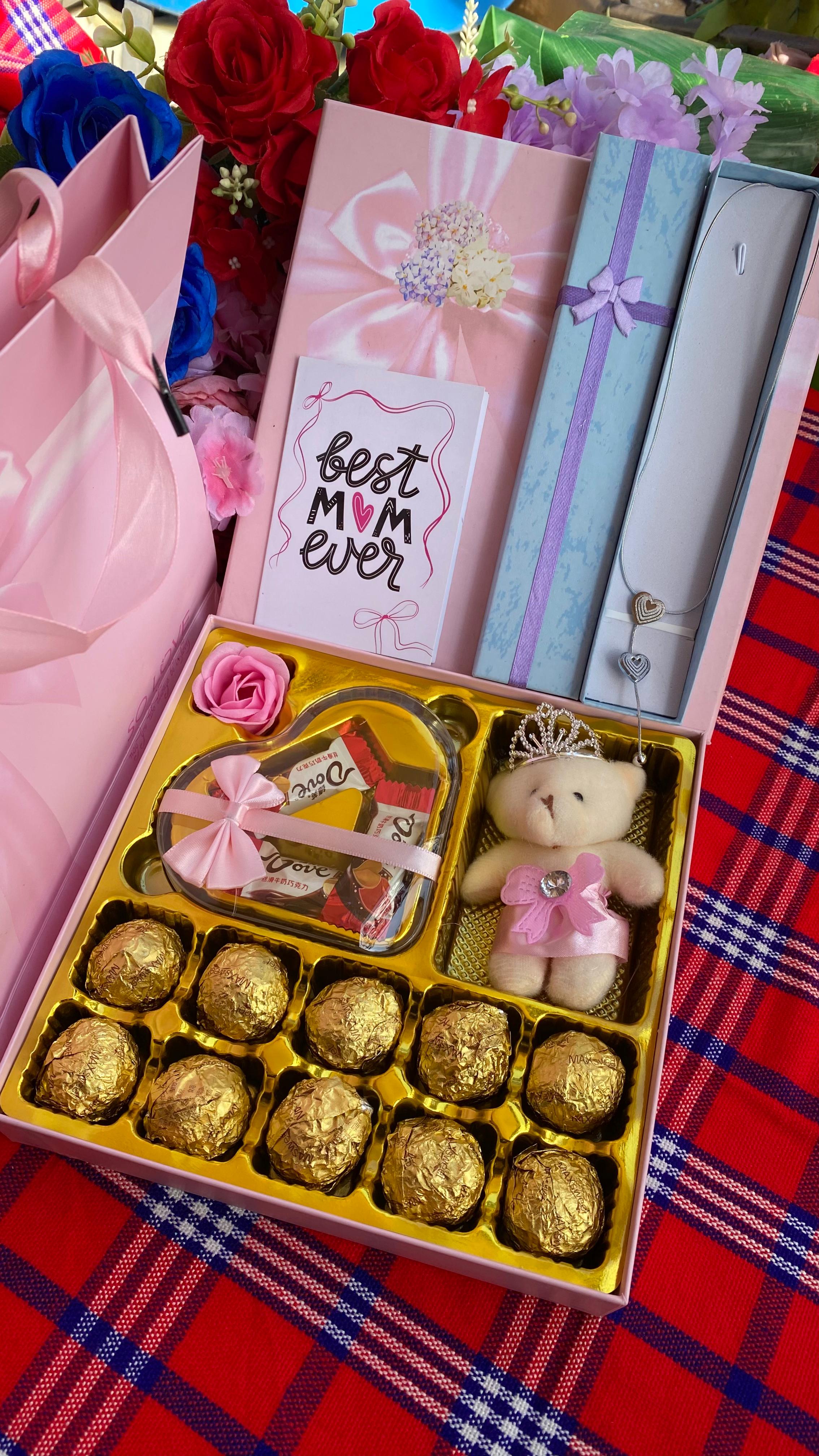MOTHERS DAY GIFT

Stainless steel necklace 

👑Premium Chocolate pack

👑Necklace box

👑Gift Card

👑Gift bag

MOTHERS DAY GIFT

Stainless steel necklace 

👑Premium Chocolate pack

👑Necklace box