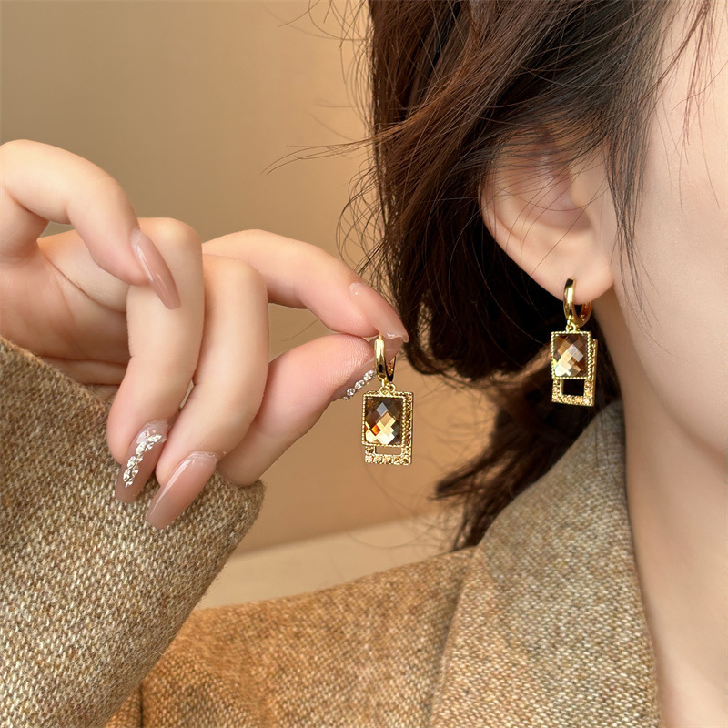 French High‑Grade Champagne Cubic Zirconia Geometric Square Dangle Hoop Earrings For Women Super Flash Trendy Daily Party Jewelry