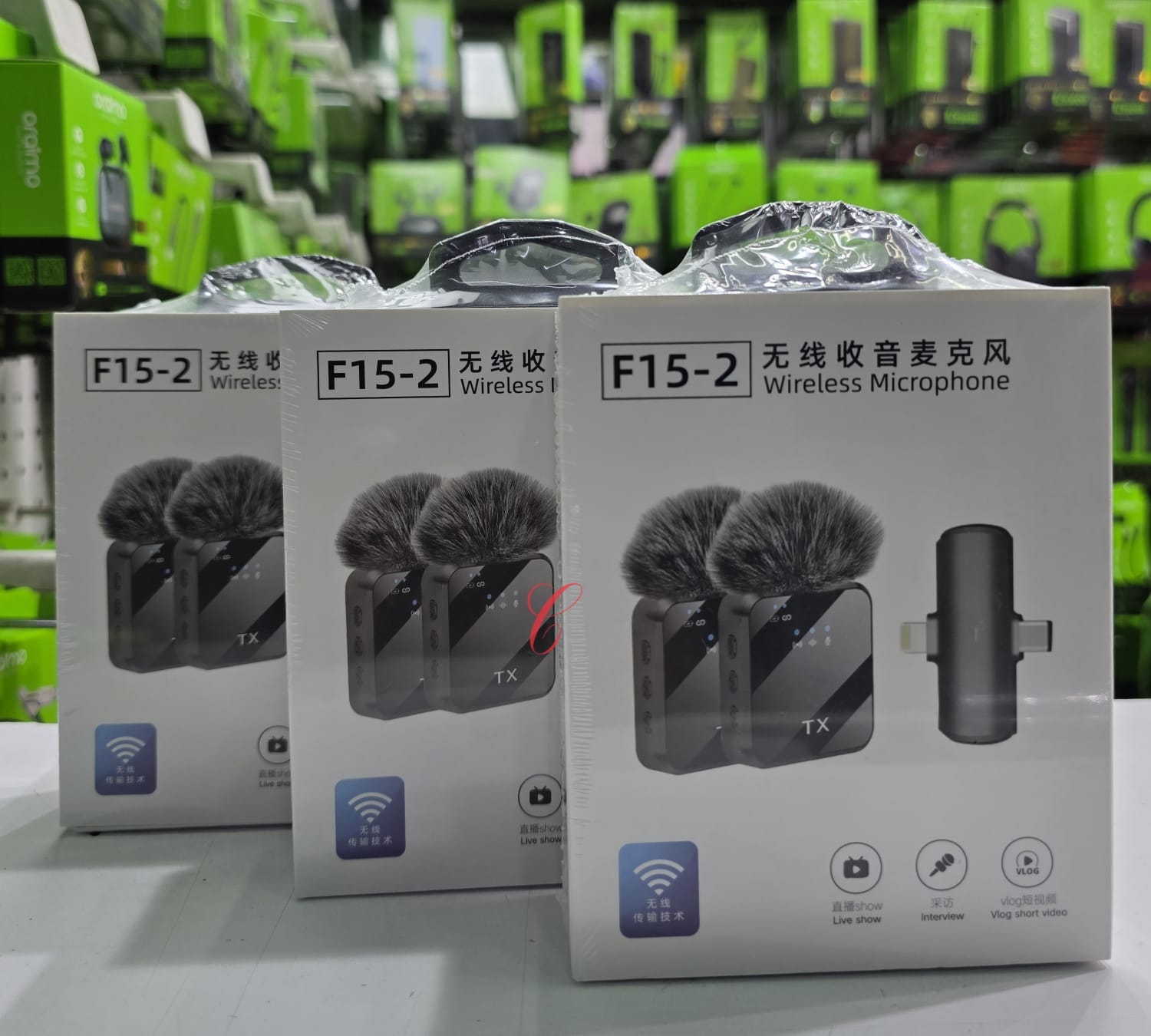 F15-2 wireless microphone for both Type C & iPhone