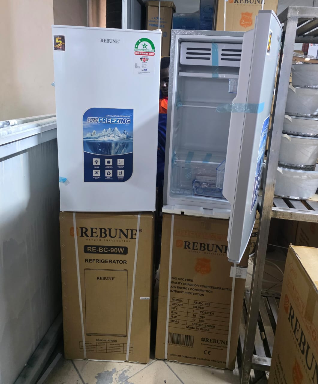 🕺 WEEKEND OFFER 🕺 - A 1 pc 90 ltrs fridge rebune at affordable price and of very high quality