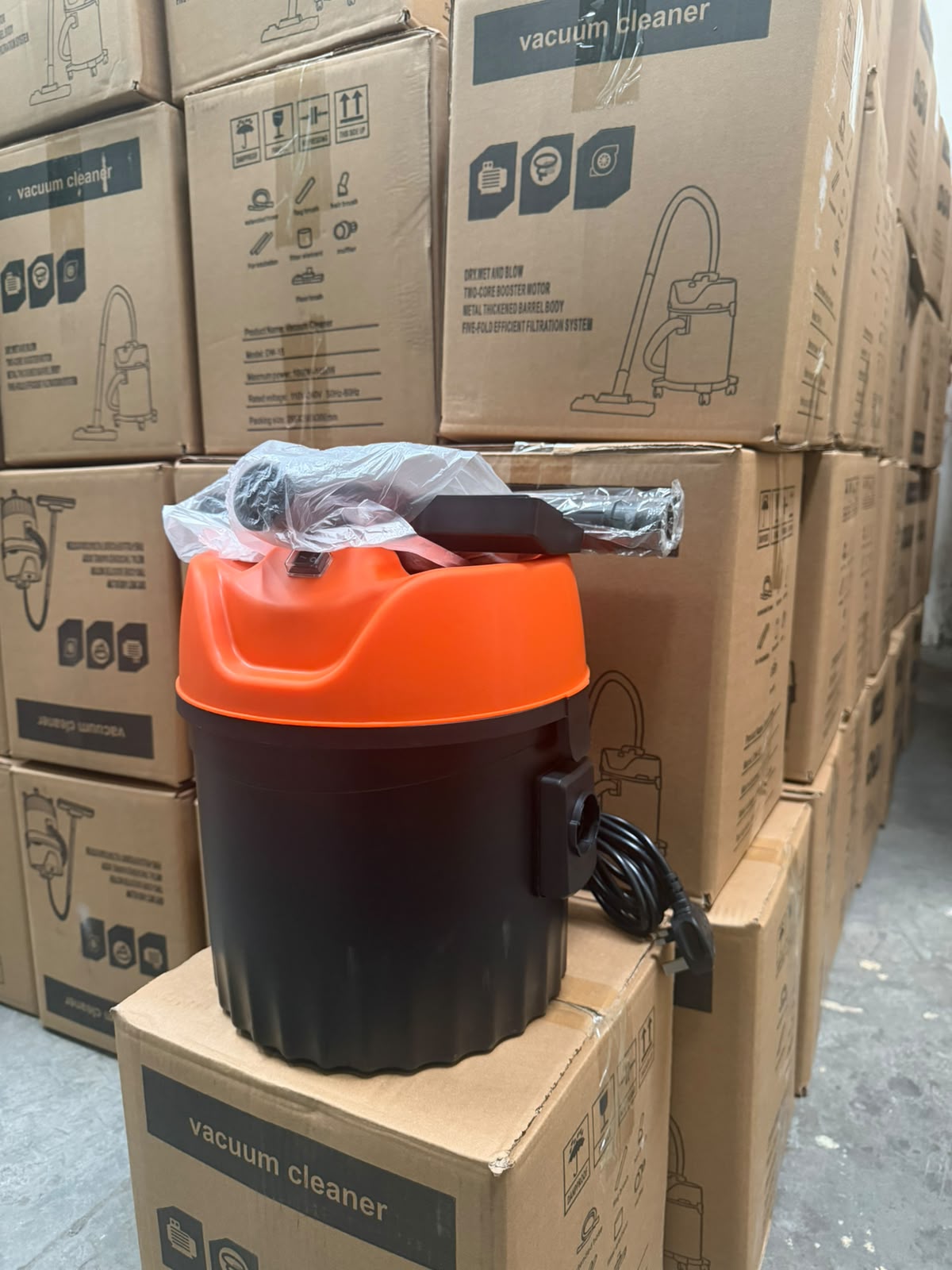 [NEW ARRIVALLL]!!!!Windsor 12L Wet and Dry Vacuum Cleaner Drum Type Floor Cleaning Machine – Carpet, Sofa & Car Seat Extractory