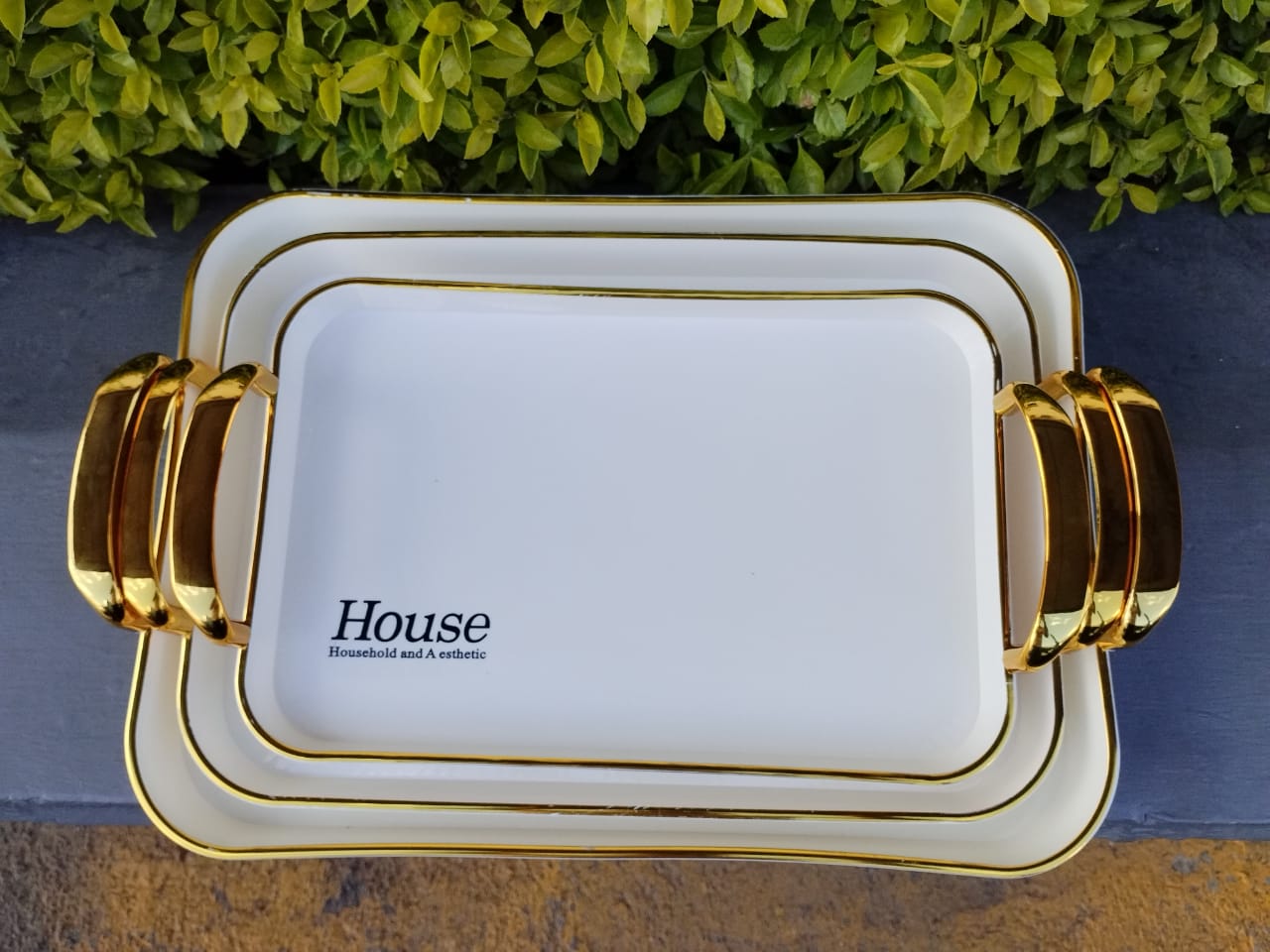 Generic 3 Pcs Serving Tray With Golden Handles, This tray set is break-resistant, strong and corrosion-resistant. Being light in weight, it is easy to hold and serve using these trays