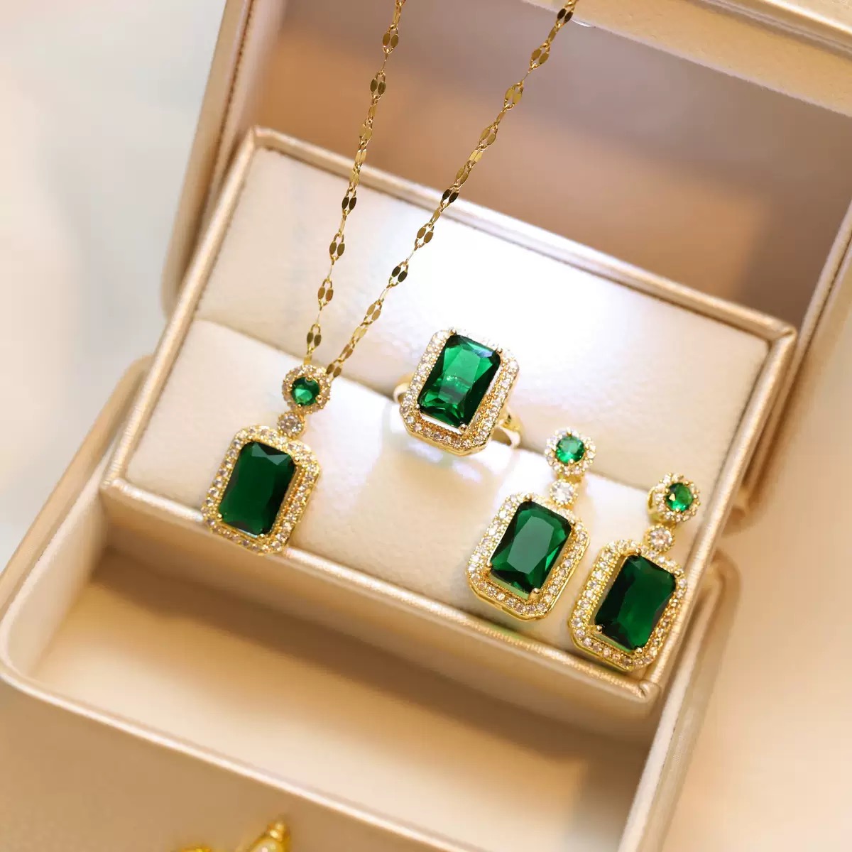 4Pcs Jewelry Set Women's Jewelry Sets Luxury Emerald Green Gemstone Gold Plated Cubic Zirconia Necklace Earrings Ring Bracelet For Women Wedding Party Dinner Date Anniversary Birthday Business Meeting