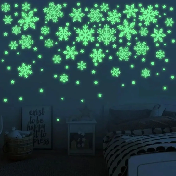 50pcs/set Home Decor Luminous Snowflake Wall Stickers Glow In The Dark Decal for Kids Baby Rooms Bedroom Home Decoration