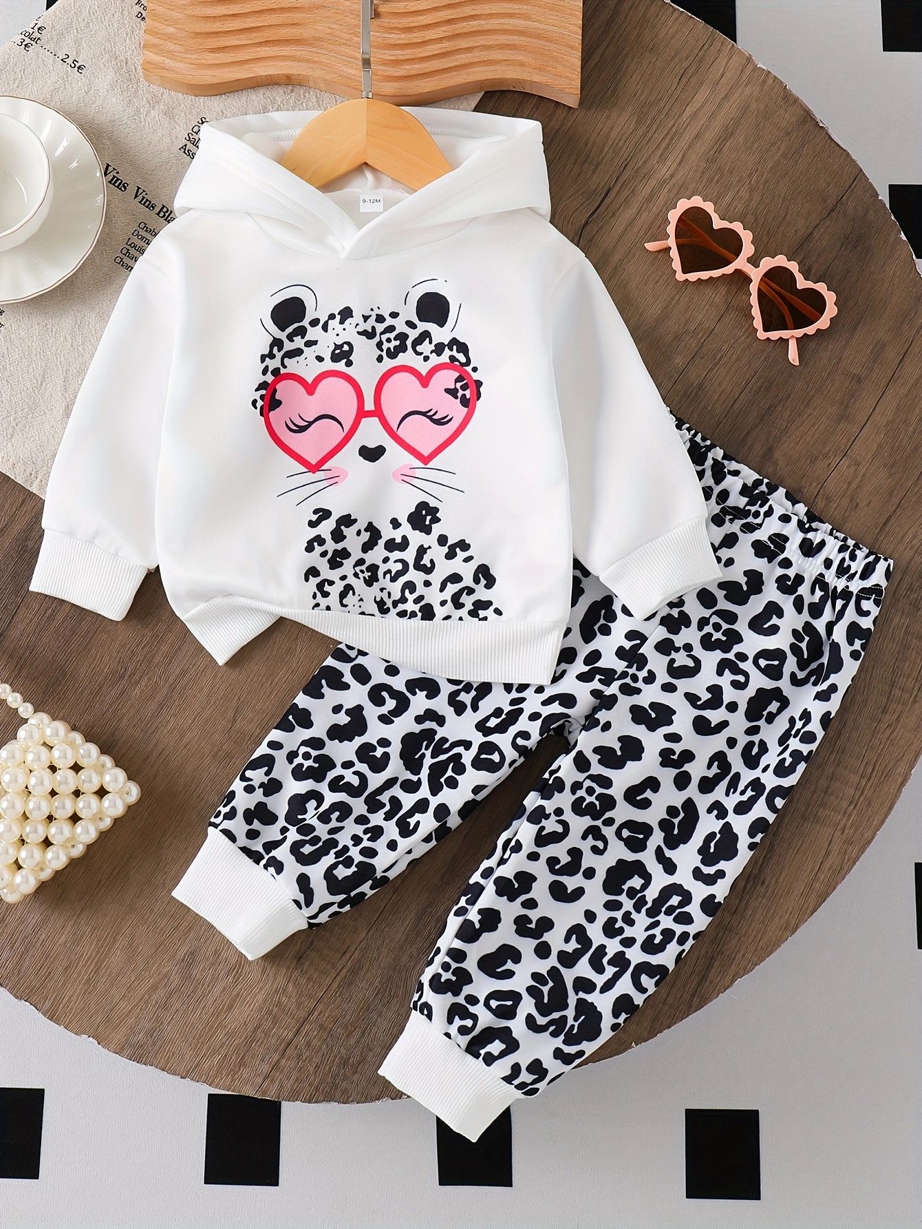 Sarah Toddler Baby Girl 2 Piece Sweatsuit, Leopard Cat Heart Sunglasses Print Hoodie and Leopard Jogger Pants Casual Outfit Set