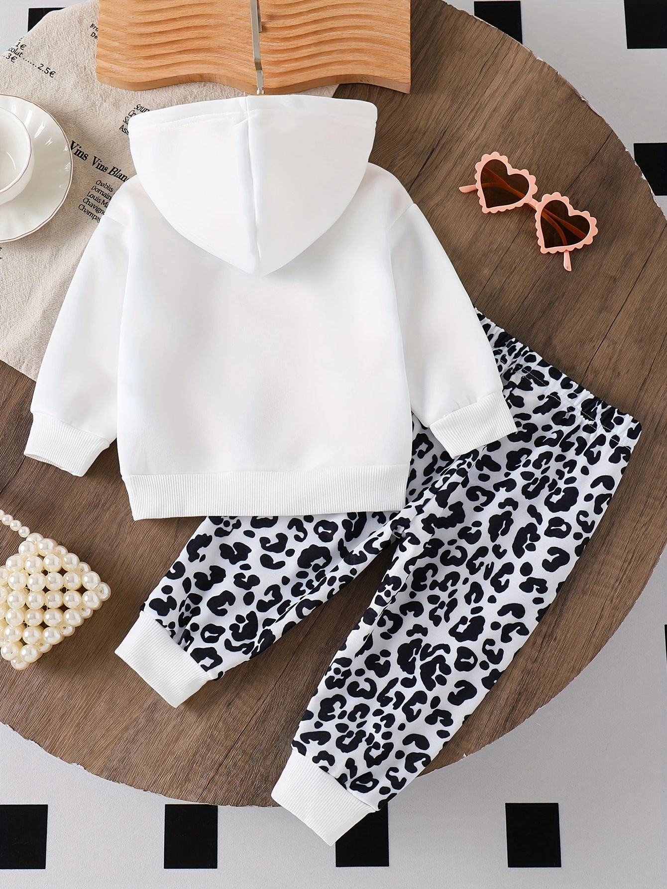 Sarah Toddler Baby Girl 2 Piece Sweatsuit, Leopard Cat Heart Sunglasses Print Hoodie and Leopard Jogger Pants Casual Outfit Set