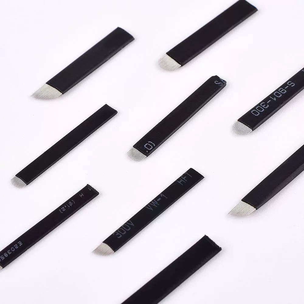 Fine Black Skin Tattoo Needle Sheet, Good for Manual Eyebrow Tattooing, U-shaped 18-needle Fine Eyebrow Shaving Blade