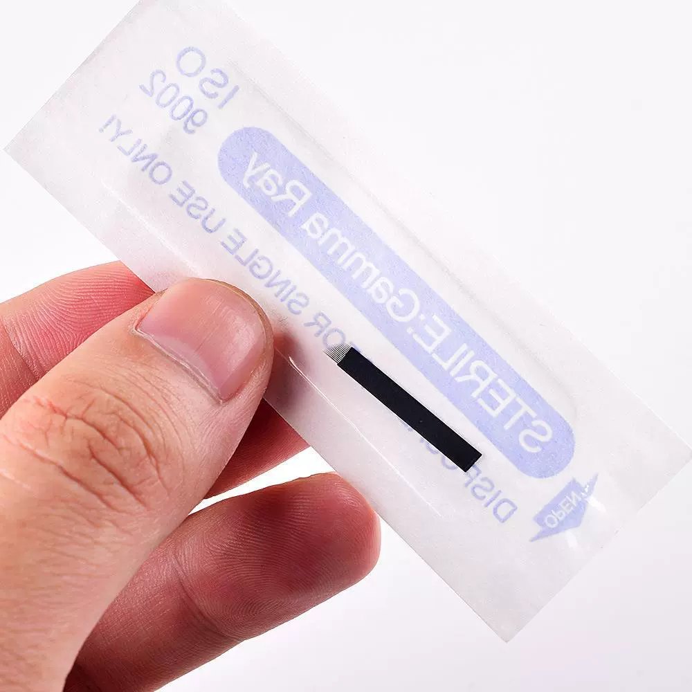 Fine Black Skin Tattoo Needle Sheet, Good for Manual Eyebrow Tattooing, U-shaped 18-needle Fine Eyebrow Shaving Blade
