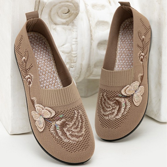 Women Breathable Mesh Shoes Slip On Casual Shoes Lightweight Soft Sole Comfort Walking Shoes with Rose on Surface Ladies Flats Mom Shoes