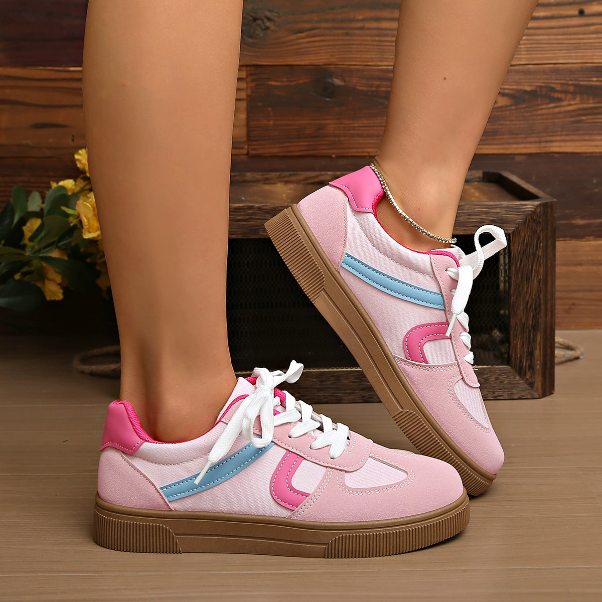 Shoes Women Casual Sneakers Lace-Up Low Top Sports Shoes Comfortable Walking Shoes for Young Woman Skate Shoes Thick Sole Sneakers Women's Shoes
