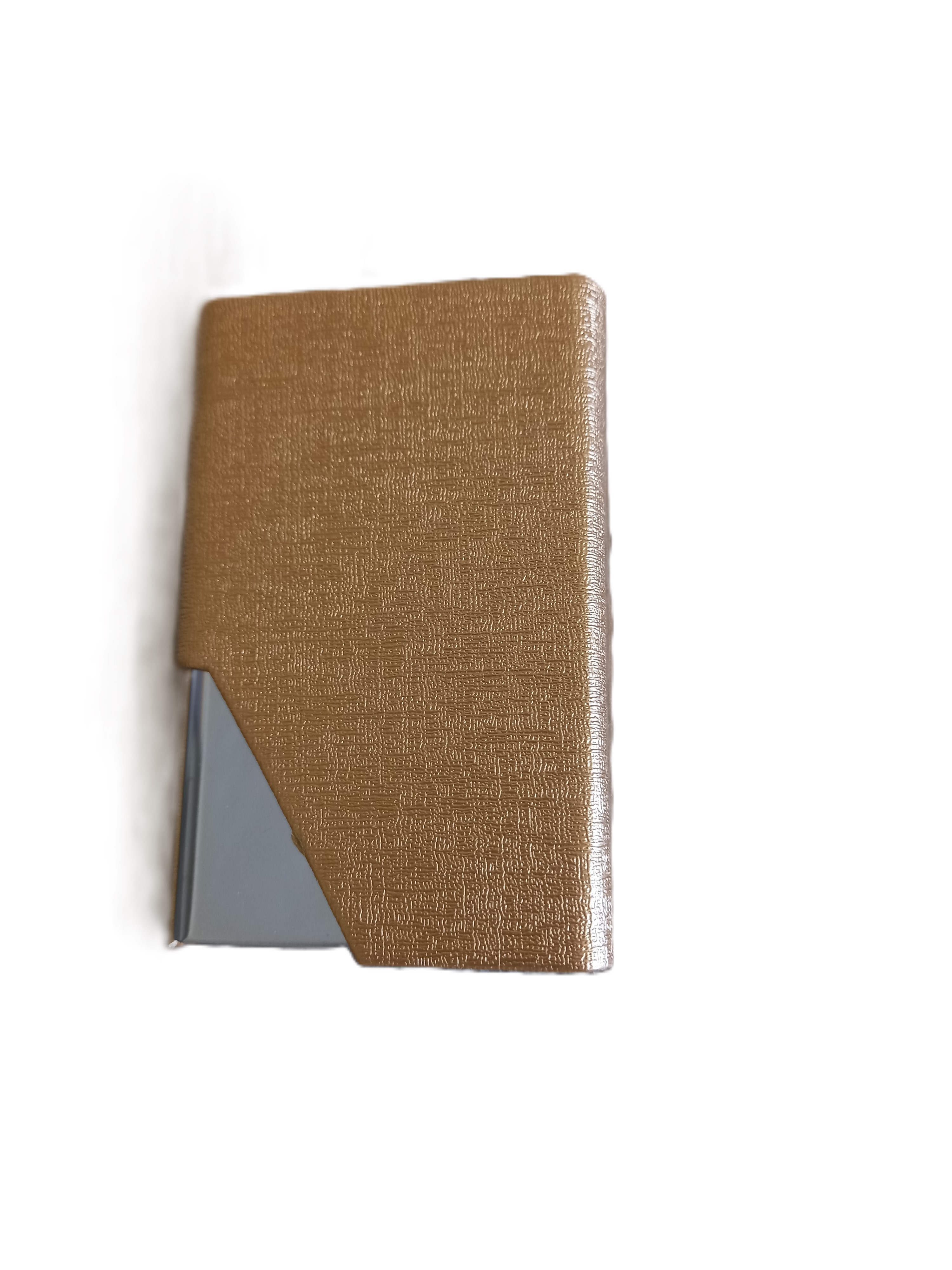 Gift set bag pack has 500ml flask, notebook,diary, pen,wireless mouse, card holder for office, home suitable for both men and women. Suitable for all occasions and functions birthday, anniversary.