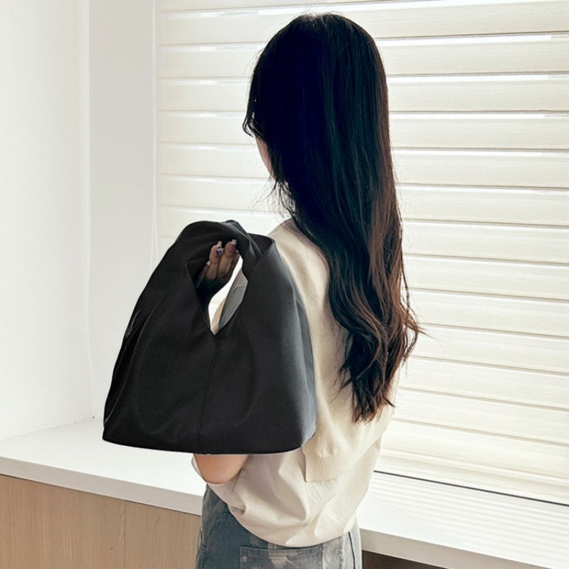 Soft Pu Cloud Handbag - High-End Ruffled Horn Bag