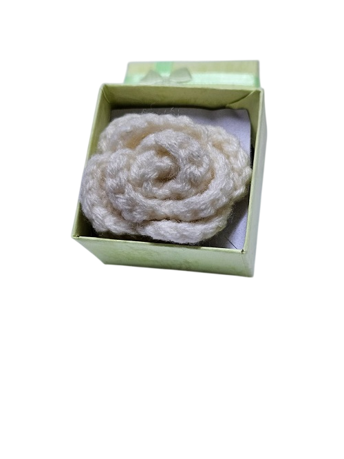 Ladies white large crochet flower shape rose ring easy and comfortable to wear, durable and best gift to offer