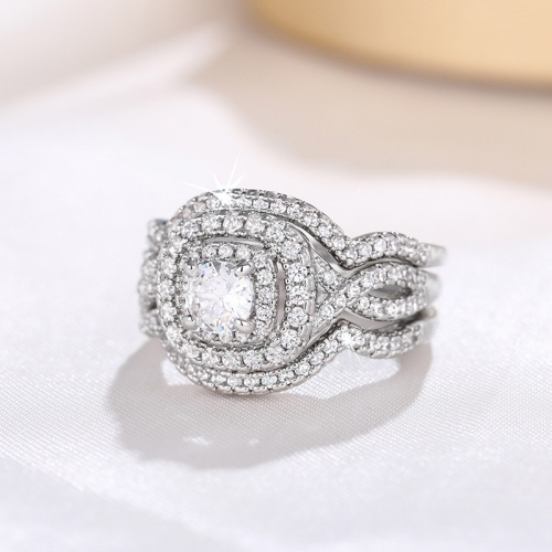 Lady New Fashion Wedding Rings Light Luxury Geometric Ring 3 Piece Elegant Wedding set Elegant Silver Color Engagement Rings set Gold Color Zircon Diamond Proposal Ring