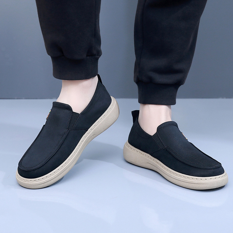 Men's canvas shoes, casual and comfortable flat shoes, slip-on cloth shoes, soft-soled lightweight and versatile men's skateboarding shoes.