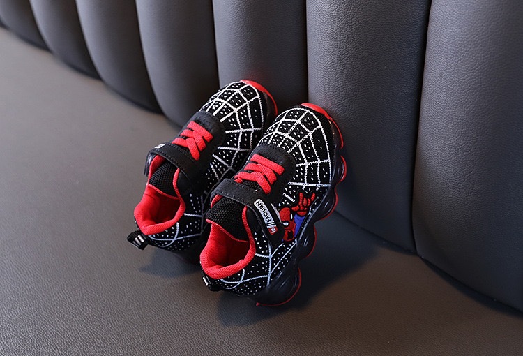 Baby and children's Spider-Man cartoon LED light-up shoes, children's light-up sneakers, boys' and girls' light mesh sneakers, lightweight, breathable, anti-slip sneakers.