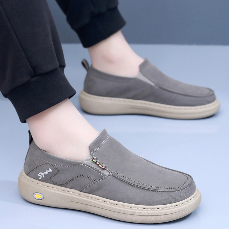 Men's canvas shoes, casual and comfortable flat shoes, slip-on cloth shoes, soft-soled lightweight and versatile men's skateboarding shoes.