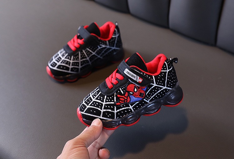 Baby and children's Spider-Man cartoon LED light-up shoes, children's light-up sneakers, boys' and girls' light mesh sneakers, lightweight, breathable, anti-slip sneakers.