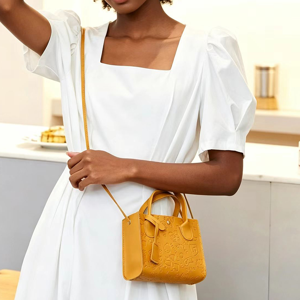Women's exquisite workmanship printed stylish hand-held    Crossbody Bags