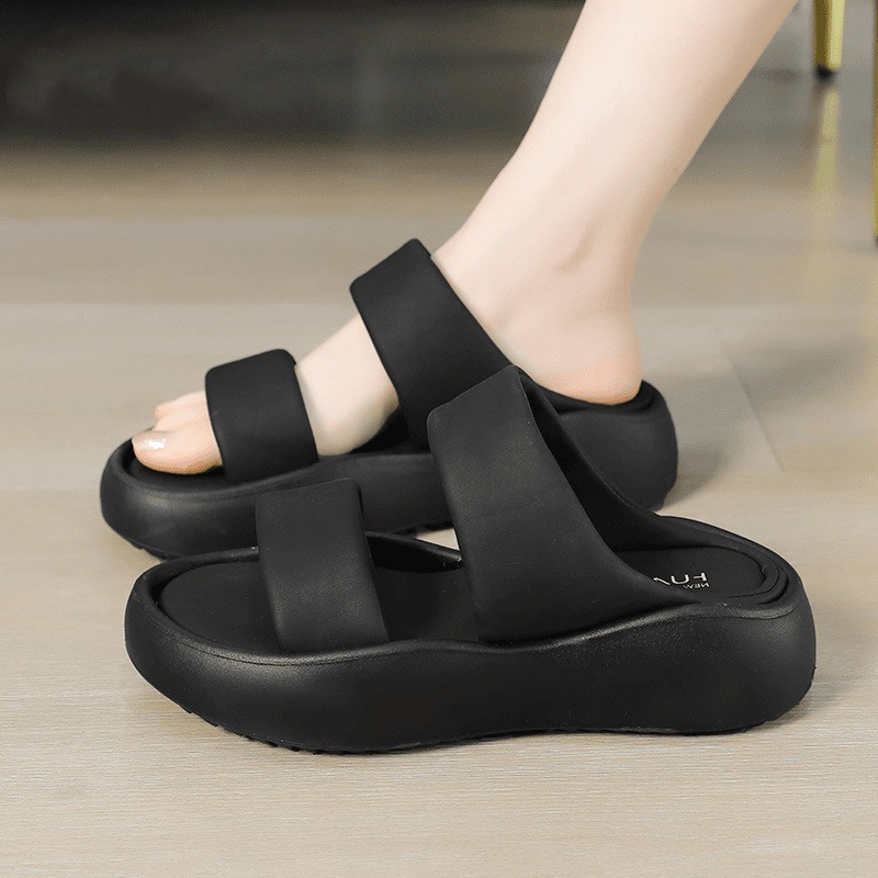 EVA Slippers Have A High-end Feel for Women's Summer Outdoor Wear Thick Soled Height Increasing Women's Slippers Are Non Slip and Odorless Sponge Cake Shoes
