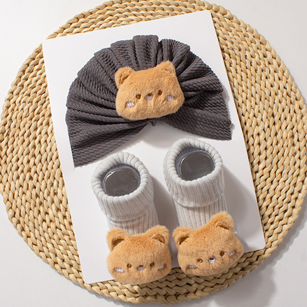 Kids Hat and Socks Set 2 In 1  Newborn Turban & Socks Cute Bear Decoration Baby Turbans Socks  (0-3 Yrs)