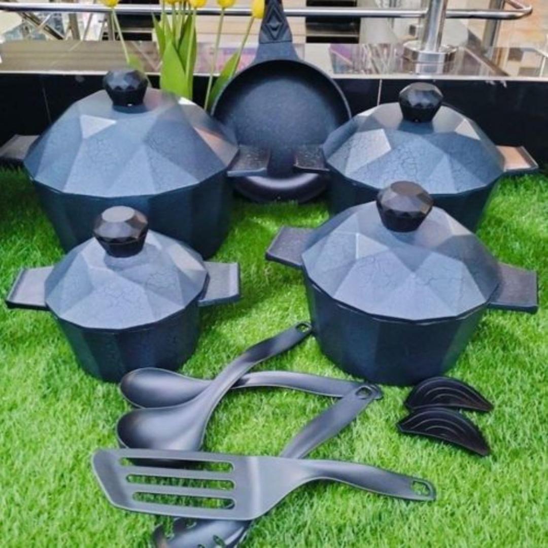 Signature 15pcs Die cast Aluminium cookware set Diamond shaped cookware set 20cm,24cm,28cm and 30cm pots ,24cm frying pan, 4pcs kitchen utensils and 2pcs silicone handles