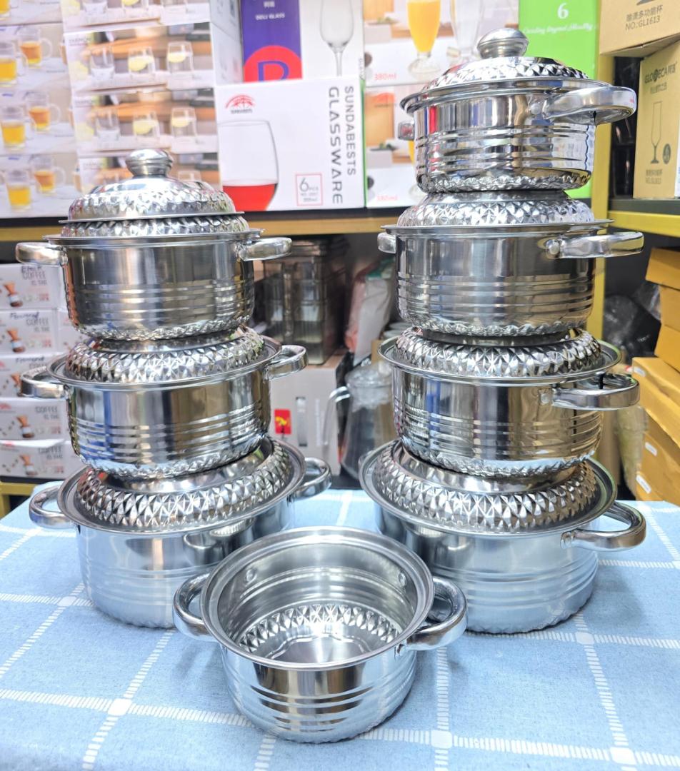 Uken 4pcs stainless steel soup pots / hotpots / serveware cookware set with lids sizes 16cm,18cm,20cm,22cm