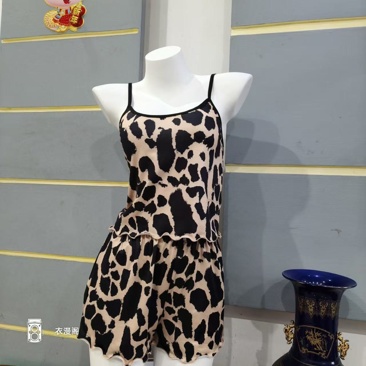 2026 European American Style Lightweight Letter Pattern Women's Pajamas Sexy Wearable Thin Strap High-Rise Summer