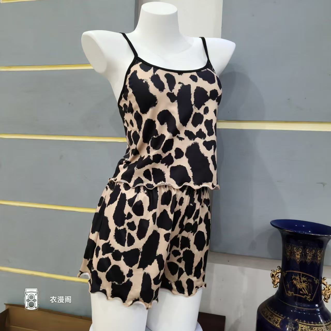 2026 European American Style Lightweight Letter Pattern Women's Pajamas Sexy Wearable Thin Strap High-Rise Summer