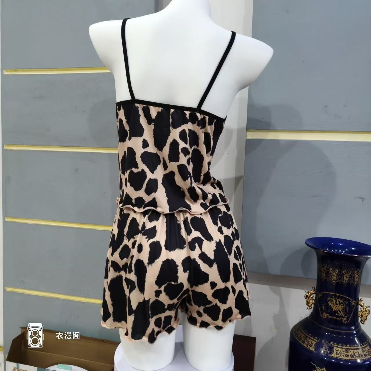 2026 European American Style Lightweight Letter Pattern Women's Pajamas Sexy Wearable Thin Strap High-Rise Summer