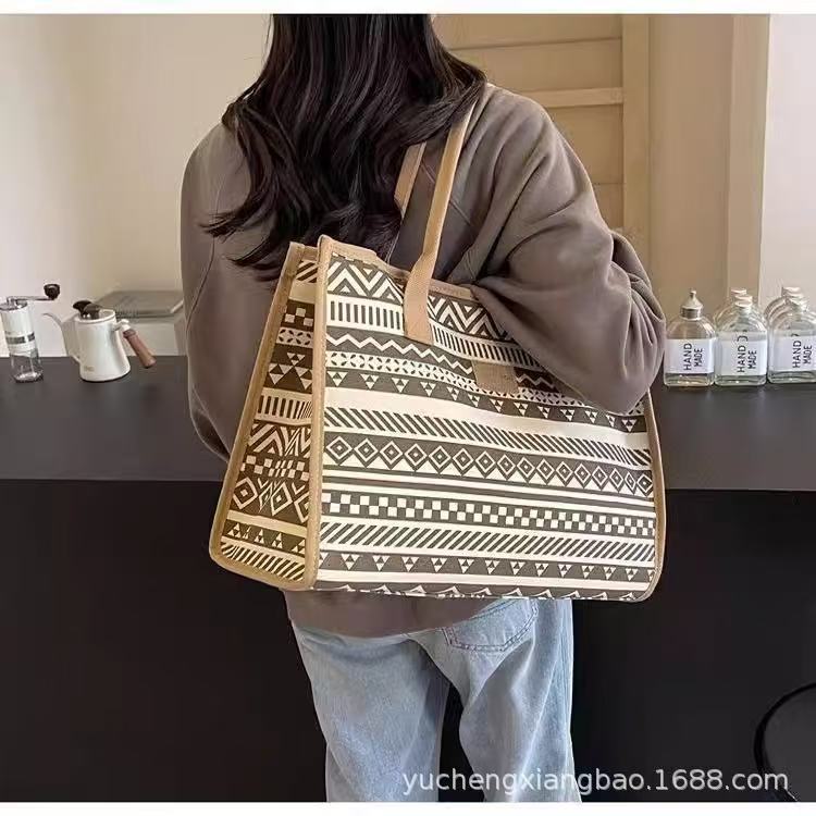 2026 New Casual Commuting Canvas Hand-held Shopping Lightweight Single-shoulder Large-capacity Tote Bag for Women