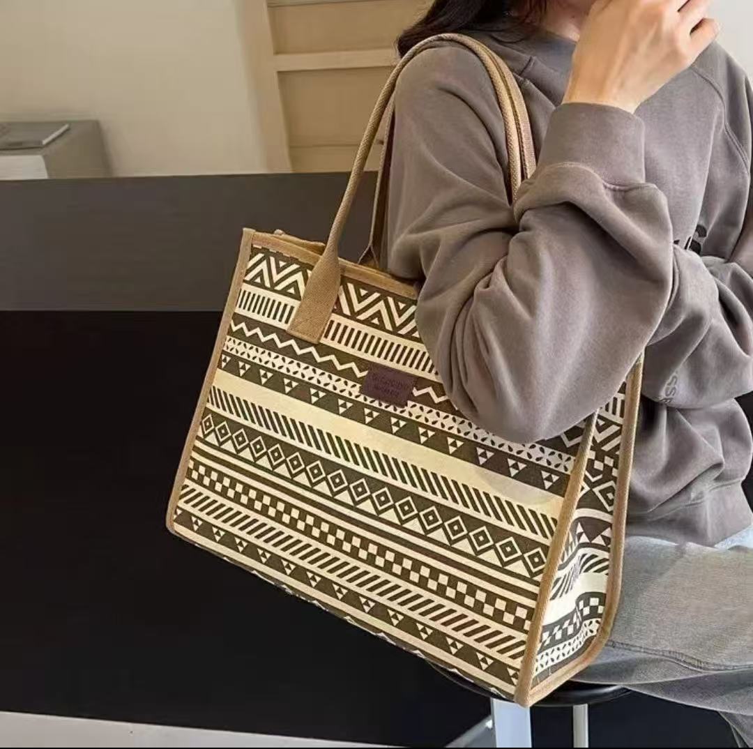 2026 New Casual Commuting Canvas Hand-held Shopping Lightweight Single-shoulder Large-capacity Tote Bag for Women
