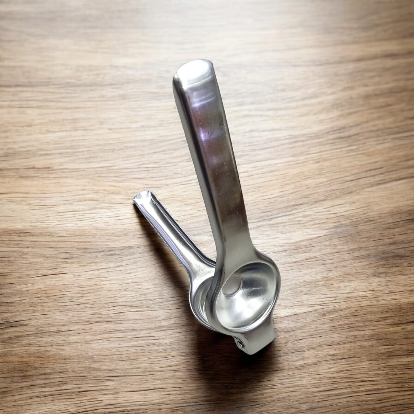 ⚡ FLASH OFFER ⚡ - A 1 pc Stainless steel lemon squeezer available at  affordable price and of very high quality