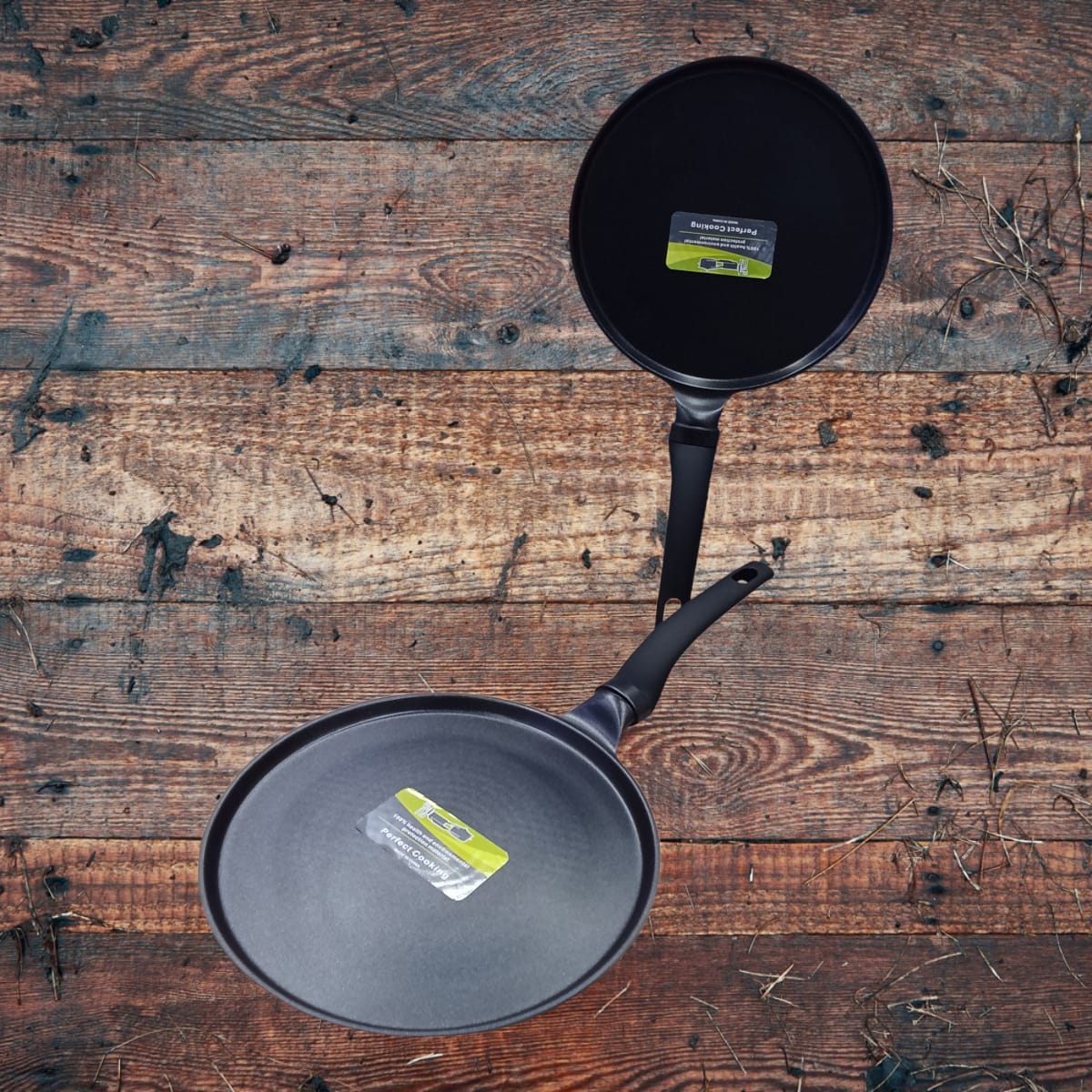 💎 LIMITED STOCK OFFER 💎 - A 28cm non stick pizza pan available at  affordable price and of very high quality