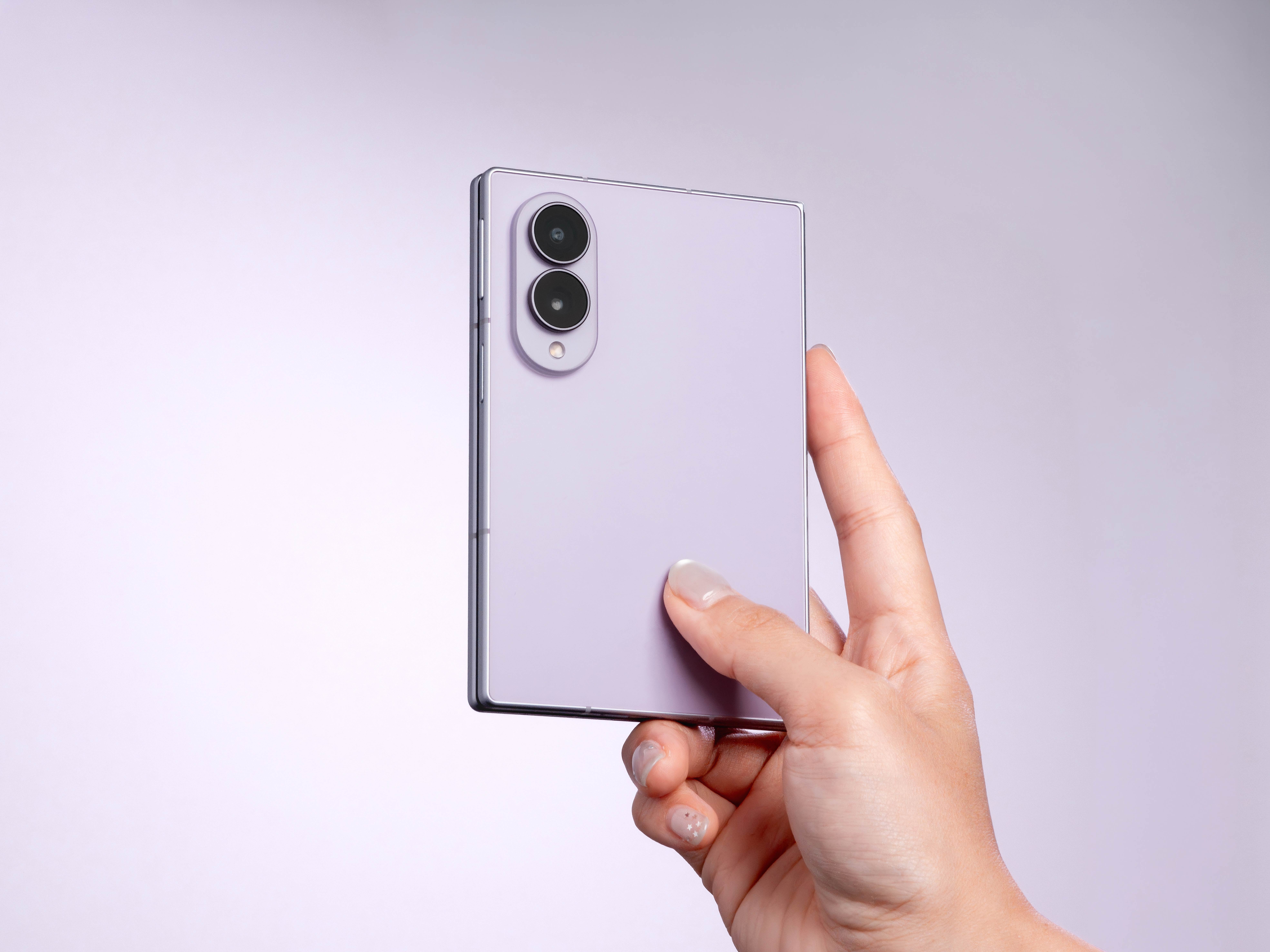 New Arrival Samsung Galaxy Z Fold 8 5G 256GB+12GB 7.6'' Foldable Dynamic LTPO AMOLED 2X 120Hz Display 50MP Camera 4800mAh 45W Type-C Charge Android 17 AI Smart Phone