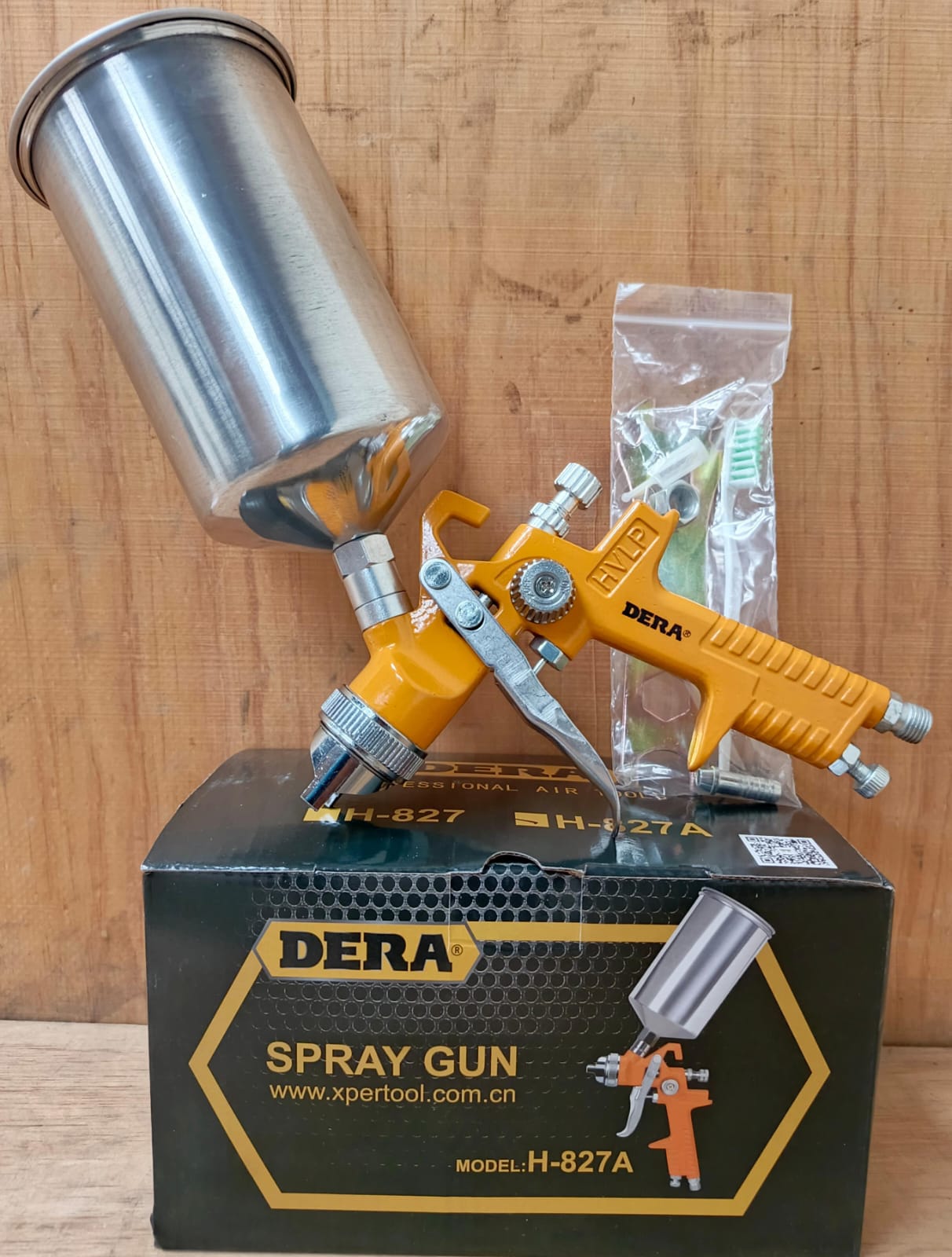 🔴 FINAL STOCK OFFER 🔴 - A 1 pc Dera manual spray gun  (metallic) available at affordable price and of very high quality