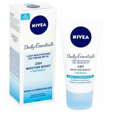 Nivea Light Day Refreshing and Moisturizing Cream SPF 15 50ml